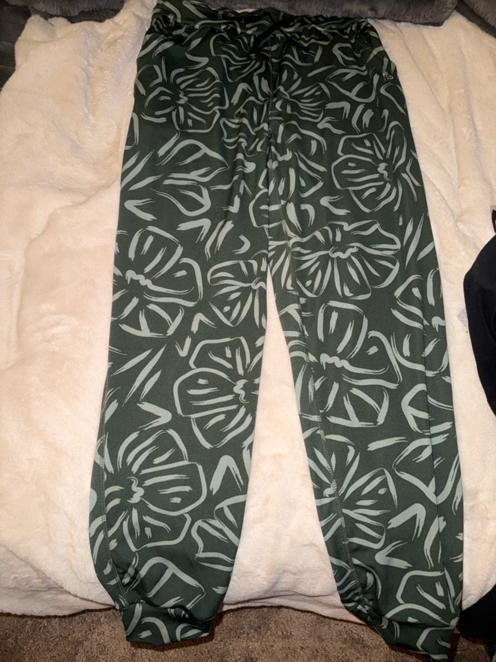 NWOT POP Fit Dark Green Floral joggers